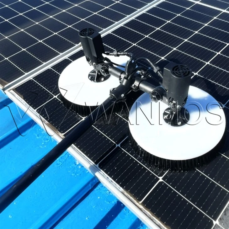 Robot de limpieza del panel solar