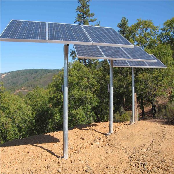 Montaje de poste solar
