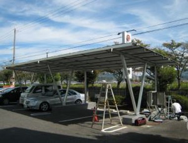 Montaje en cochera para instalar paneles solares