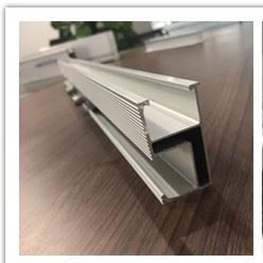 Sistema de montaje solar de riel de aluminio